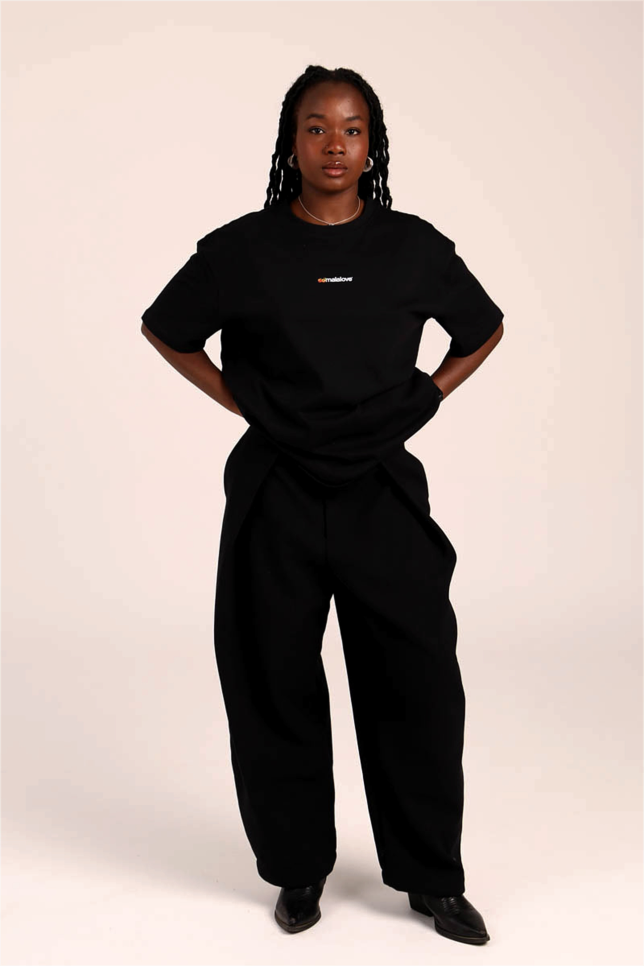 Apricot Kiss Black T-Shirt