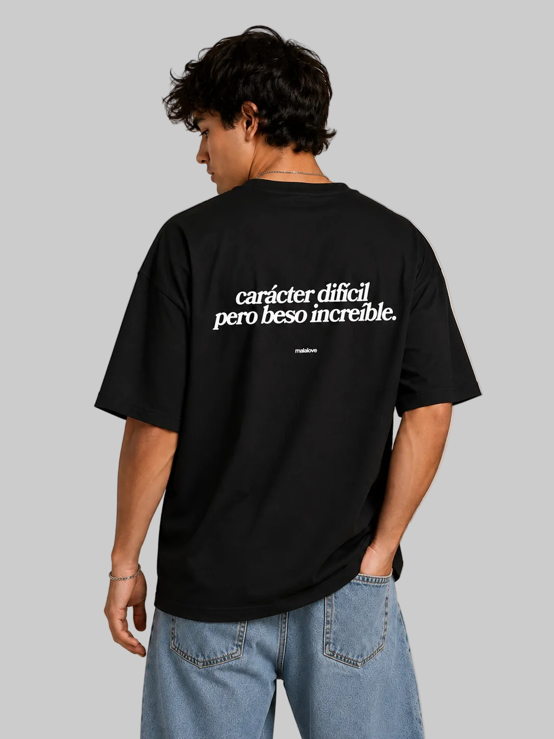 Carácter Black T-Shirt